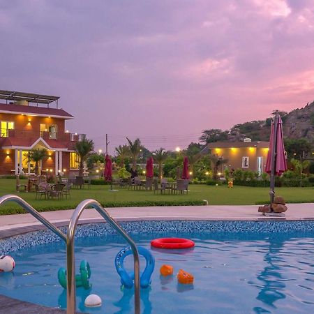 Stayvista At Hillside Paradise Dhauj Экстерьер фото