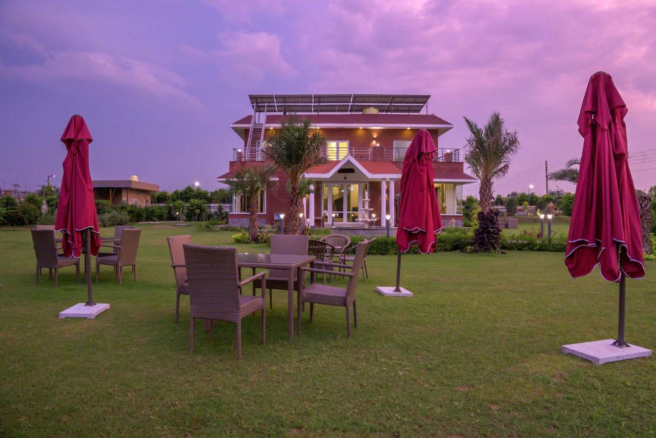 Stayvista At Hillside Paradise Dhauj Экстерьер фото
